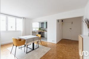 Picture of listing #328786920. Appartment for sale in Paris