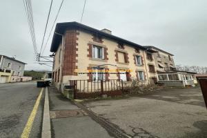 Picture of listing #328825917. Building for sale in Le Chambon-Feugerolles