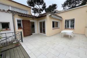 Picture of listing #328840105. Appartment for sale in Marseille