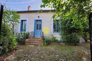 Picture of listing #328910285. House for sale in Le Pont-Chrétien-Chabenet