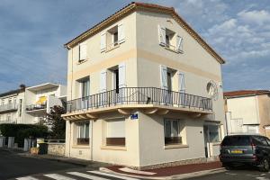 Picture of listing #328915124. Appartment for sale in Royan