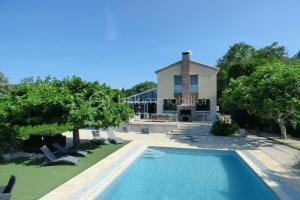 Picture of listing #328923861. House for sale in Salon-de-Provence