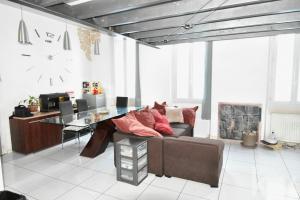 Picture of listing #328982147. Appartment for sale in Marseille
