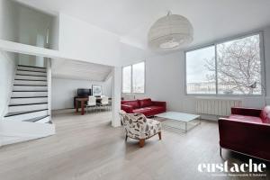 Picture of listing #329002140. Appartment for sale in Paris