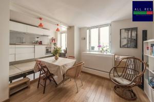 Picture of listing #329005258. Appartment for sale in Paris