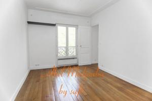 Picture of listing #329006999. Appartment for sale in Paris