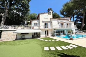 Picture of listing #329023197. House for sale in Mougins