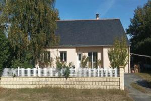 Picture of listing #329024612. House for sale in Longué-Jumelles