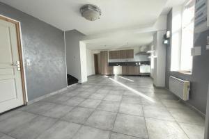 Thumbnail of property #329063142. Click for details