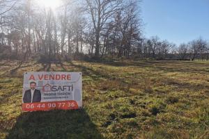 Picture of listing #329070567. Land for sale in Saint-Savin