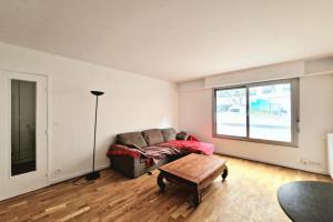 Picture of listing #329072643. Appartment for sale in Paris