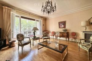 Picture of listing #329074777. Appartment for sale in Paris