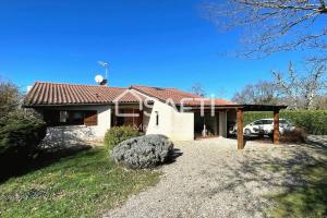 Picture of listing #329093707. House for sale in Virazeil