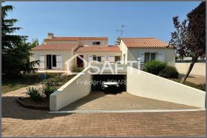 Picture of listing #329096664. House for sale in L'Île-d'Olonne