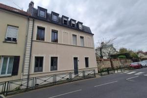 Picture of listing #329155427. Building for sale in Pontoise