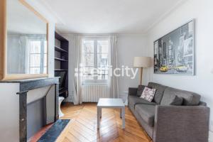 Picture of listing #329174330. Appartment for sale in Paris