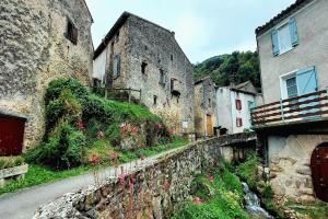 Picture of listing #329201050. House for sale in Foix