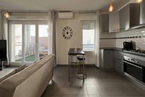 Picture of listing #329236147. Appartment for sale in Bron