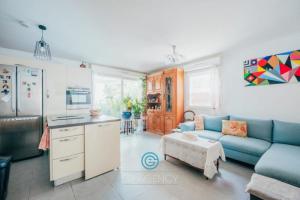 Picture of listing #329260116. Appartment for sale in Marseille