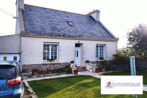 Picture of listing #329260380. House for sale in Plounévez-Lochrist