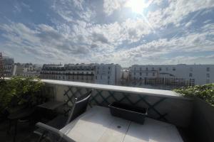 Picture of listing #329269561. Appartment for sale in Paris