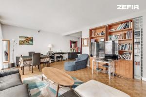 Picture of listing #329280804. Appartment for sale in Paris