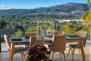 Picture of listing #329300555. House for sale in Mougins