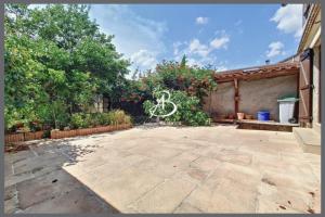 Thumbnail of property #329304085. Click for details