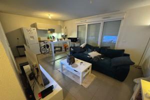 Picture of listing #329379130. Appartment for sale in Cenon