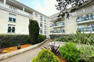 Picture of listing #329380459. Appartment for sale in Le Plessis-Robinson