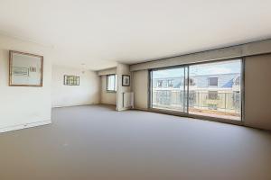 Picture of listing #329393339. Appartment for sale in Garches