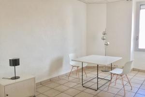 Picture of listing #329403511. Appartment for sale in Marseille