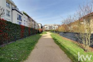 Picture of listing #329438806. Appartment for sale in Villepreux
