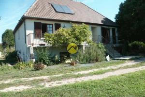 Picture of listing #329513217. House for sale in Saint-Amand-Montrond