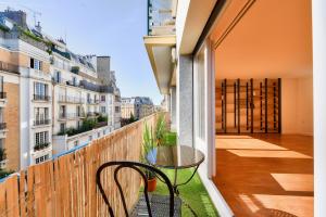 Picture of listing #329518090. Appartment for sale in Paris