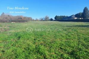 Photo de l'annonce nº 329525211. Terrain à vendre sur La Croix-en-Touraine