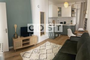 Picture of listing #329532673. Appartment for sale in Paris