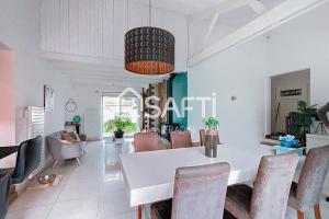 Picture of listing #329535055. House for sale in Saint-Julien-de-Concelles