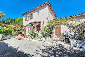 Picture of listing #329536640. House for sale in Antibes