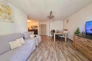 Picture of listing #329556039. Appartment for sale in Marseille