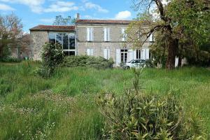 Photo de l'annonce nº 329559923. Maison à vendre sur Saint-Jean-d'Angély