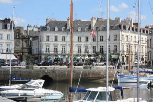 Picture of listing #329584963. Appartment for sale in Vannes