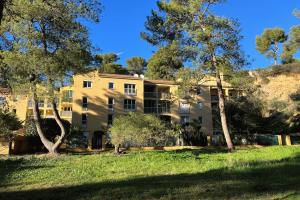 Picture of listing #329593143. Appartment for sale in Hyères
