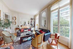 Picture of listing #329593176. Appartment for sale in Paris