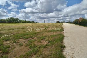 Picture of listing #329612070. Land for sale in Mérignac