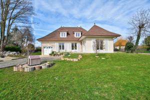 Picture of listing #329613956. House for sale in Brézins