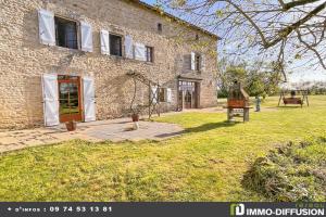 Photo de l'annonce nº 329618816. Maison à vendre sur Sauzé-Vaussais