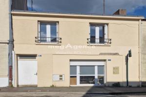 Picture of listing #329647192. Building for sale in Cholet