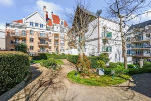 Picture of listing #329658443. Appartment for sale in Le Plessis-Robinson