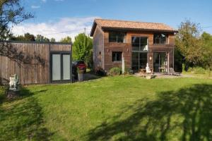 Picture of listing #329665001. House for sale in Saint-Vivien-de-Médoc
